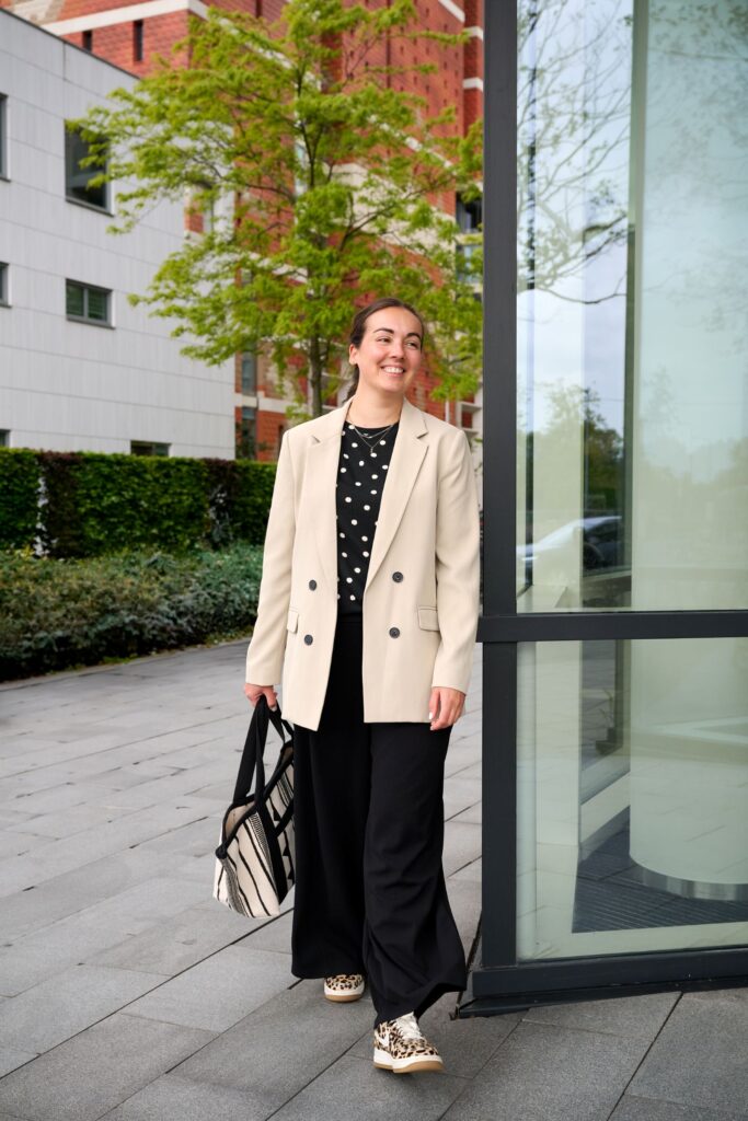 Denise Aslander Executive assistant